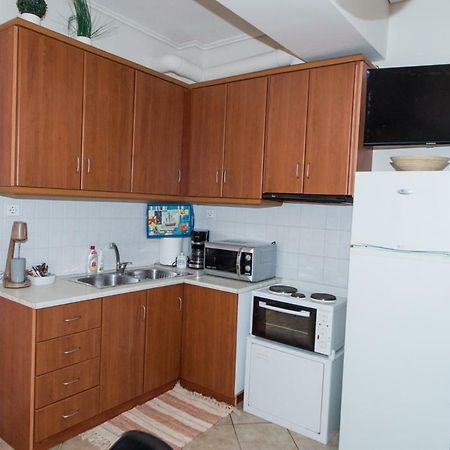 A Beautifull 2Nd Floor Apartment Close To The Port Kalamata Bagian luar foto