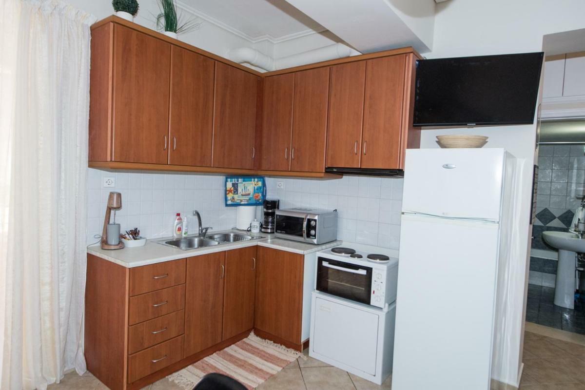 A Beautifull 2Nd Floor Apartment Close To The Port Kalamata Bagian luar foto