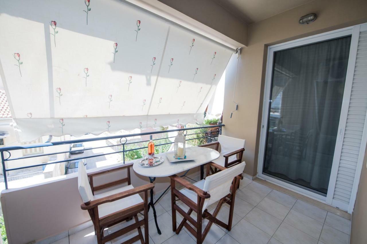 A Beautifull 2Nd Floor Apartment Close To The Port Kalamata Bagian luar foto
