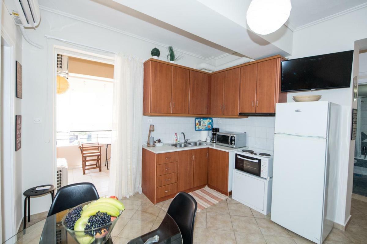 A Beautifull 2Nd Floor Apartment Close To The Port Kalamata Bagian luar foto